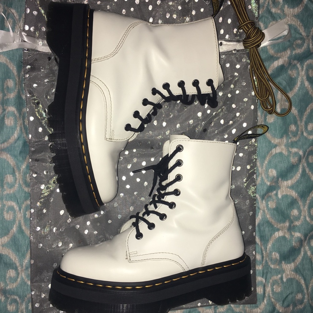 DM White Jadon